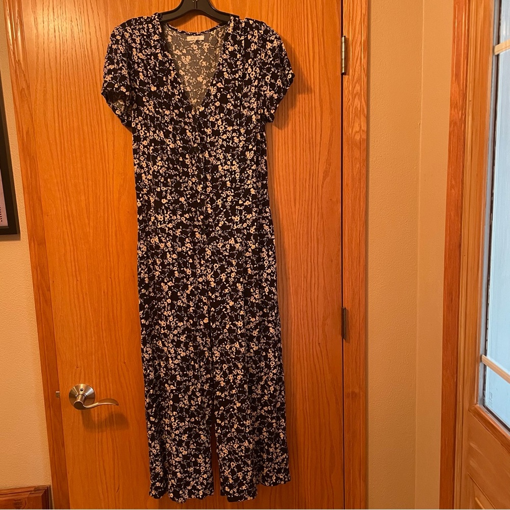 Maurices Black Floral V-Neck Jumpsuit - Picture 2 of 14